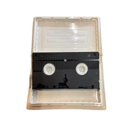 Vintage Whinnie the Pooh and Christmas Too VHS - Picture 6 of 6